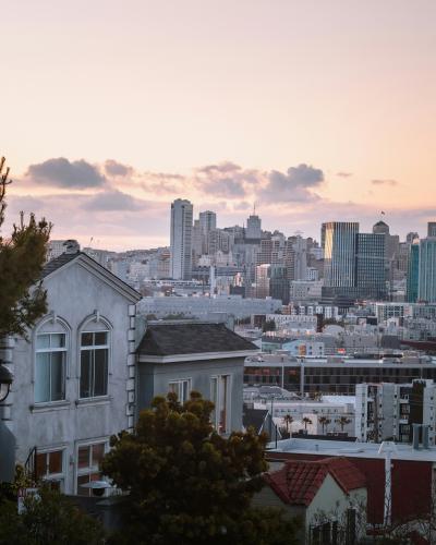 cityview of san francisco with skyscrapers in background